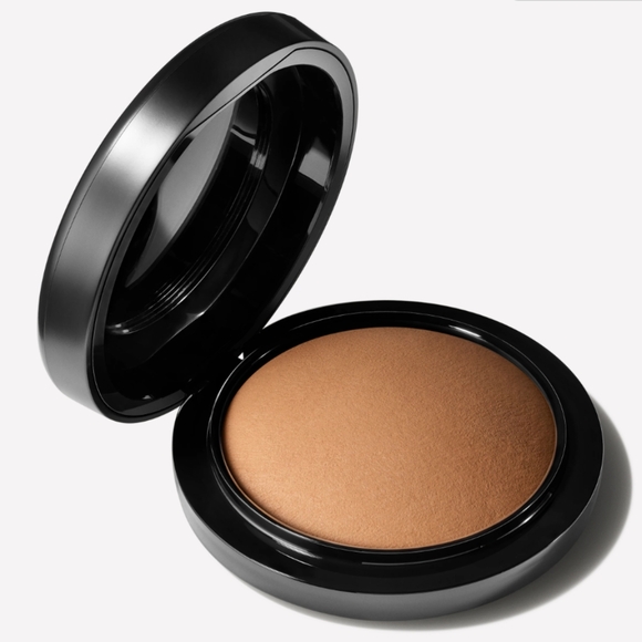 MAC Mineralize Skinfinish Natural Baking Face Powder Dark BC9 - Picture 1 of 12